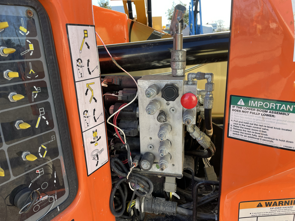 2017 JLG E400AJPN-5