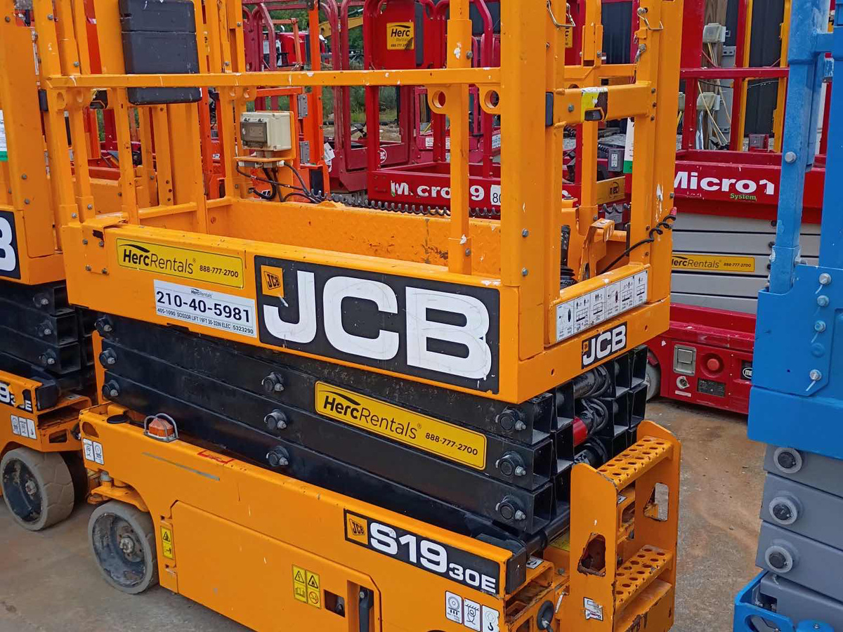 2023 JCB S1930E