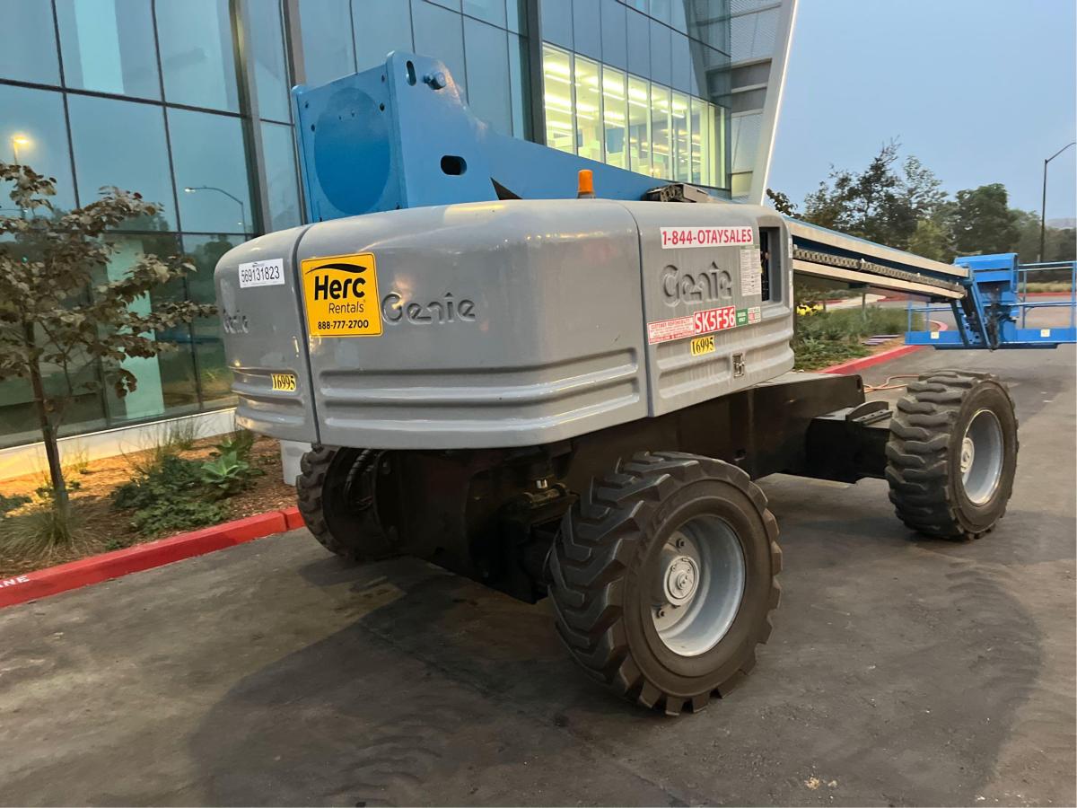 2012 Genie S-85