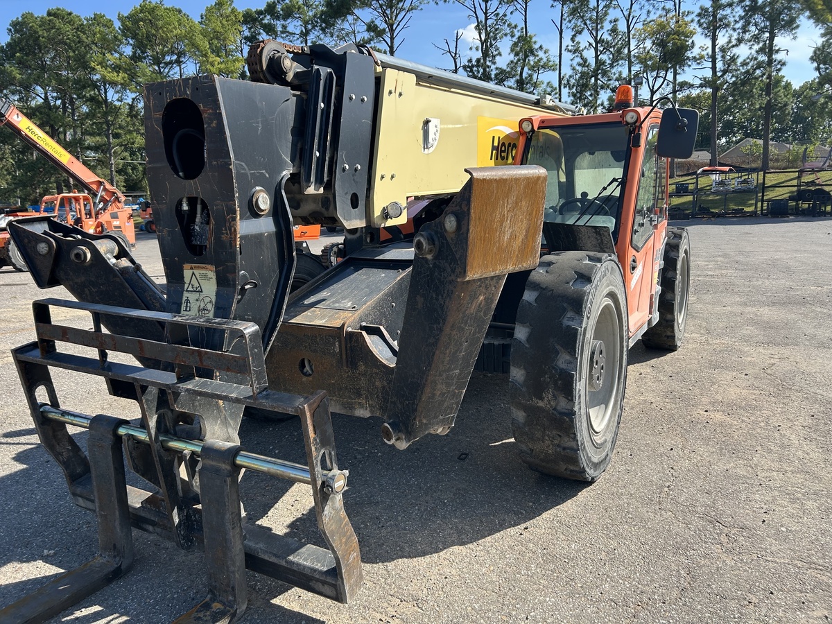 2019 JLG 1255