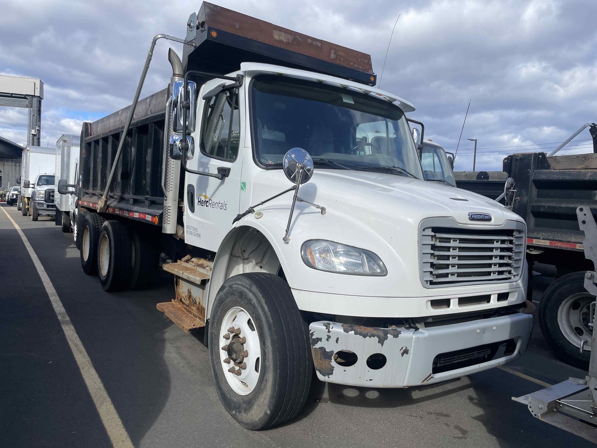 2016 Freightliner M2106
