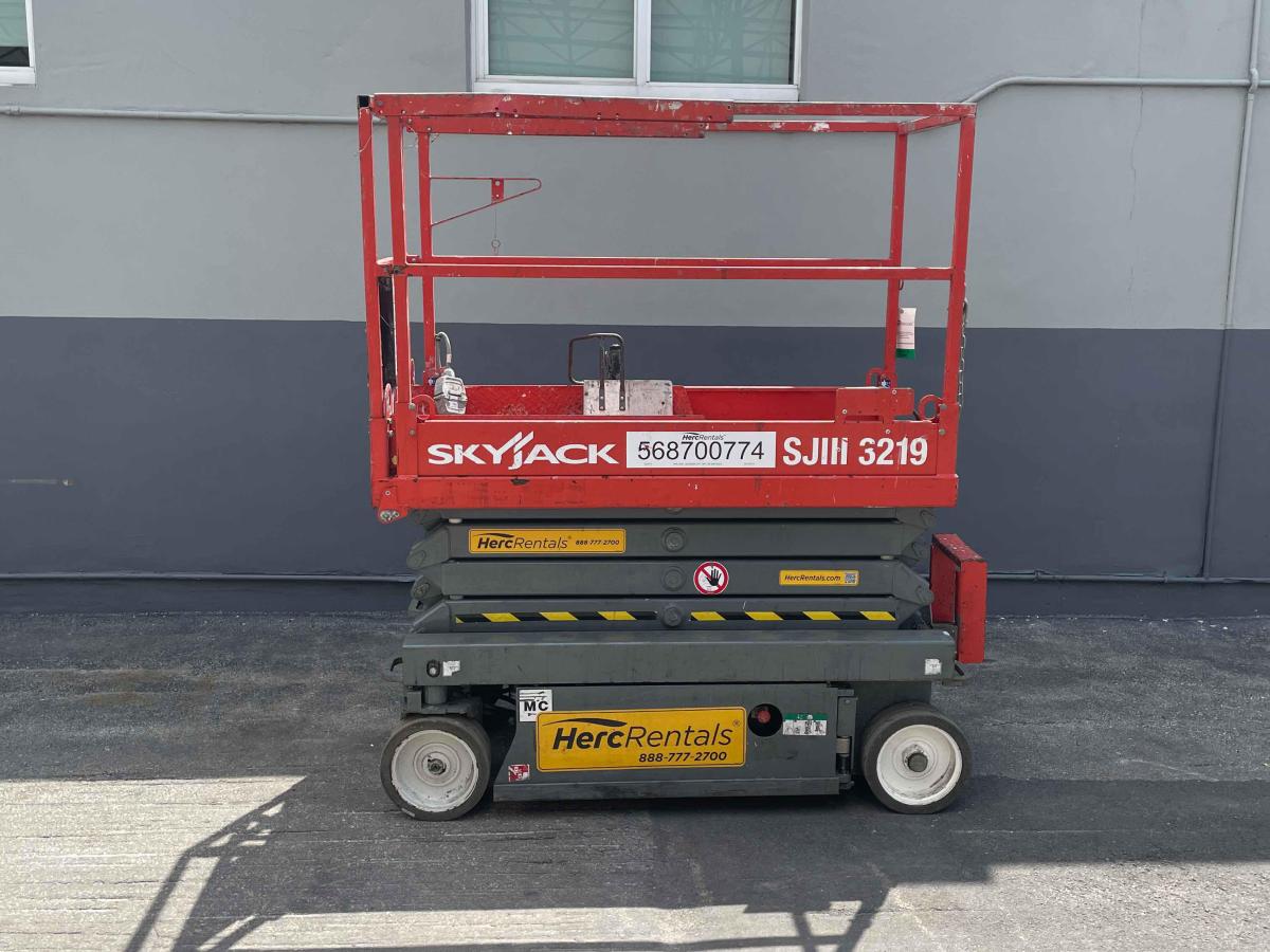 2017 Skyjack SJ3219