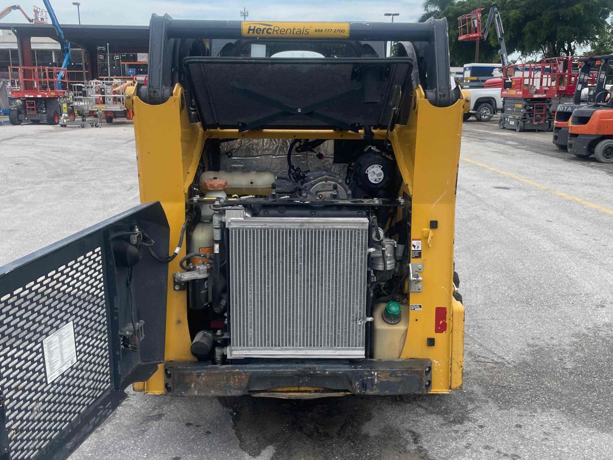 2019 John Deere 318G-11