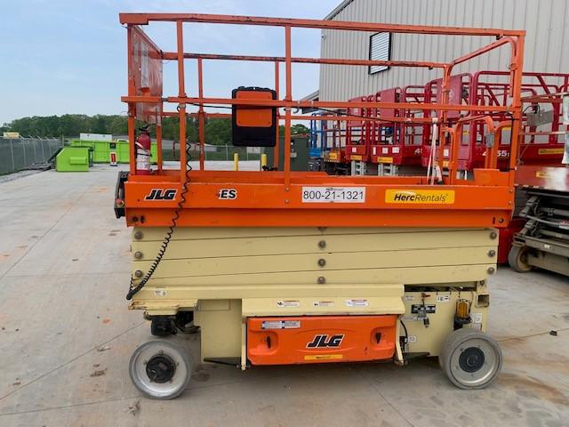2018 JLG 3246ES