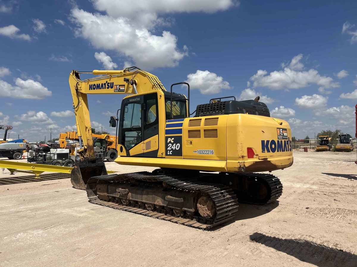 2021 Komatsu PC240LC-11-2