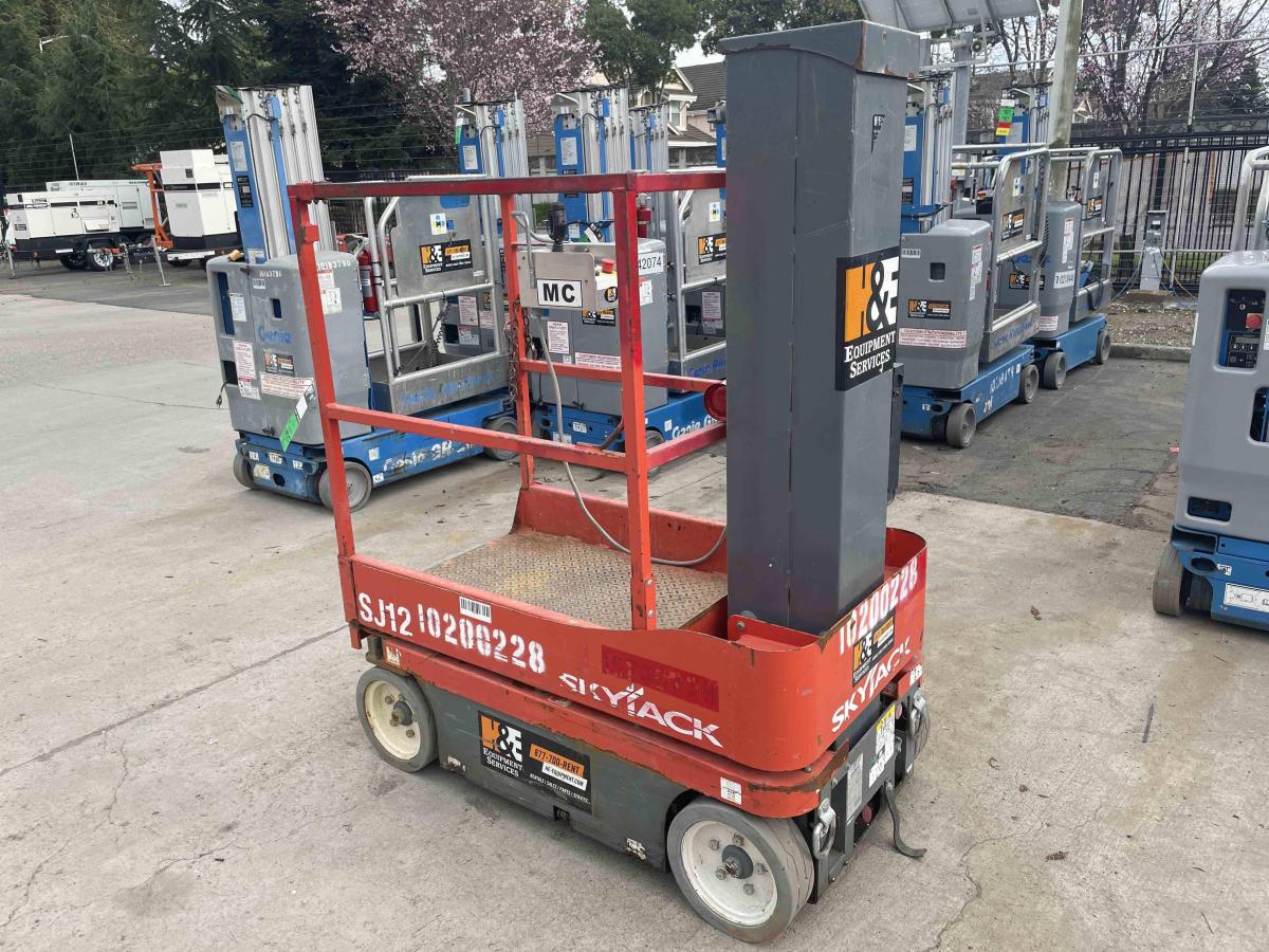 2016 Skyjack SJ12