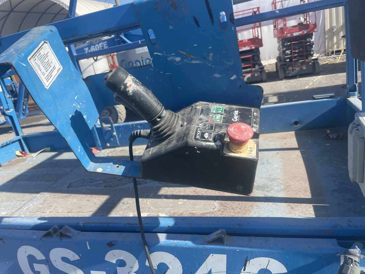 2019 Genie GS-3246-7