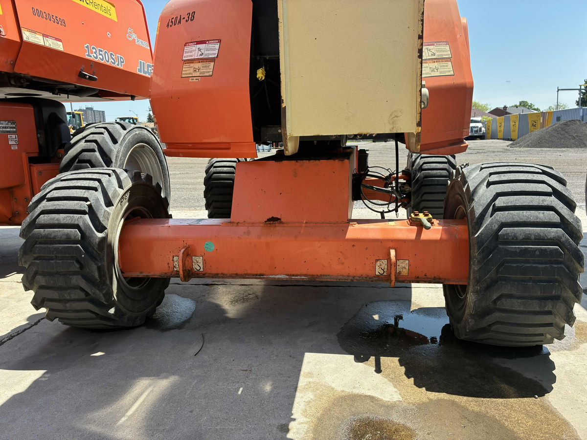 2017 JLG 450AJ-7