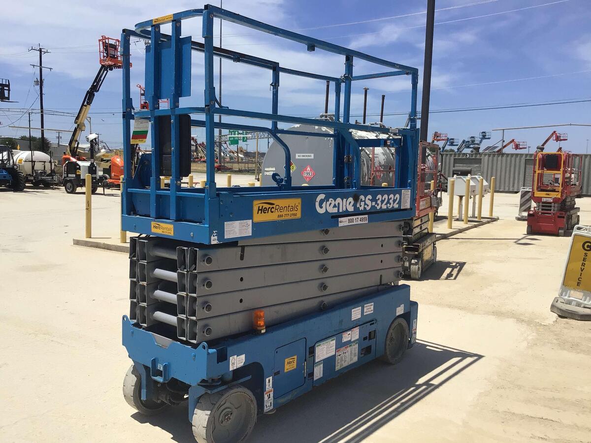 2017 Genie GS-3232-10