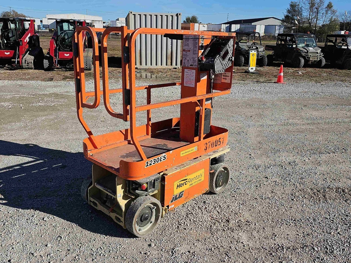 2017 JLG 1230ES-3