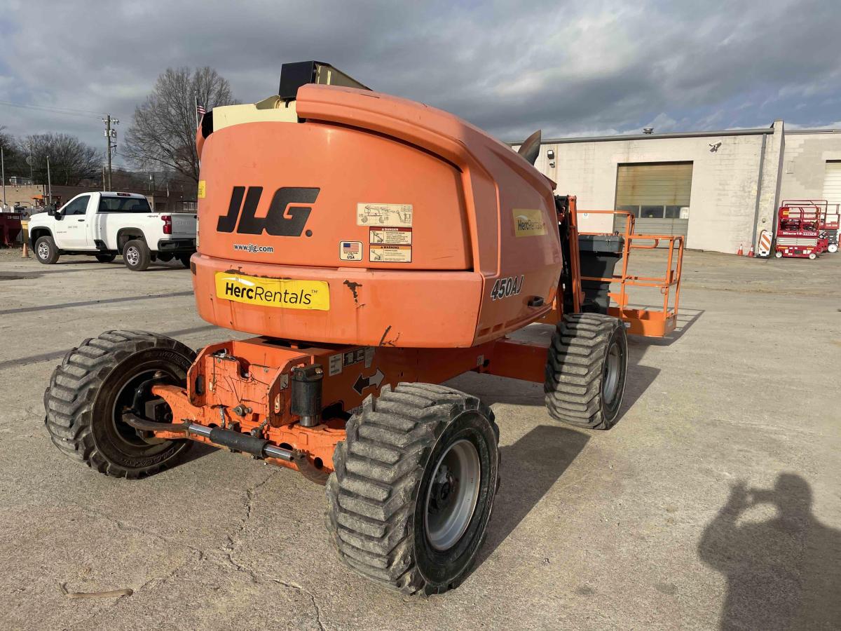 2017 JLG 450AJ-4