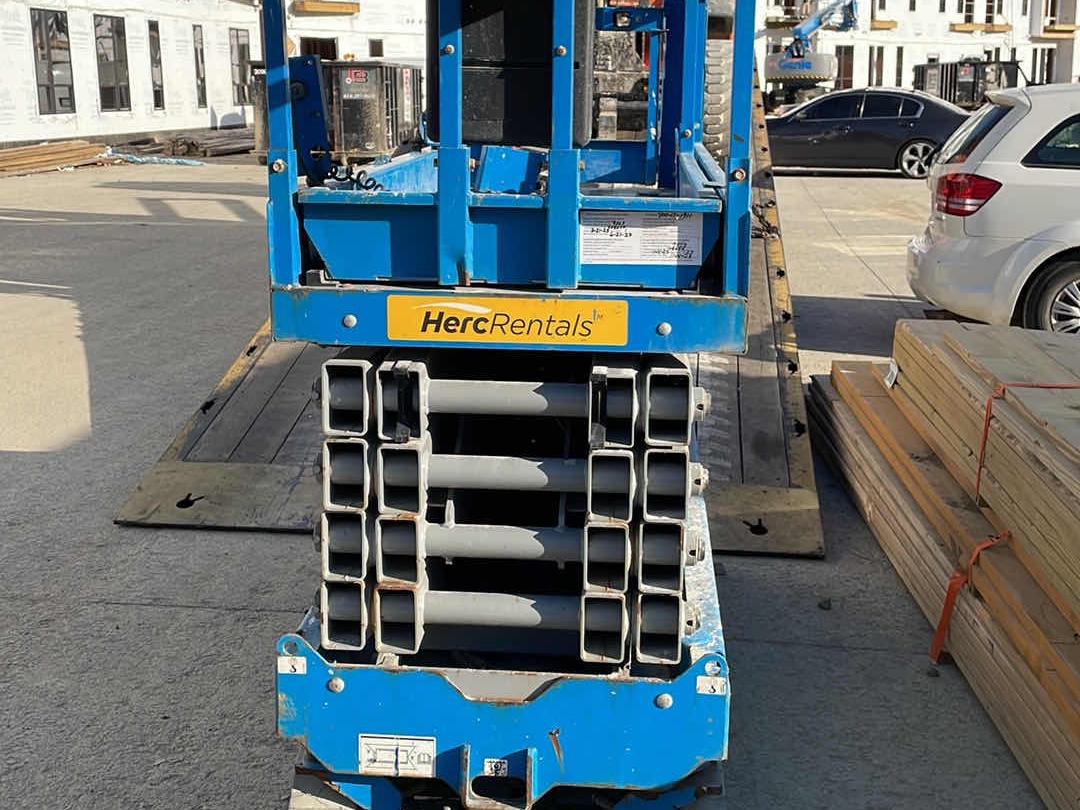 2017 Genie GS-3232