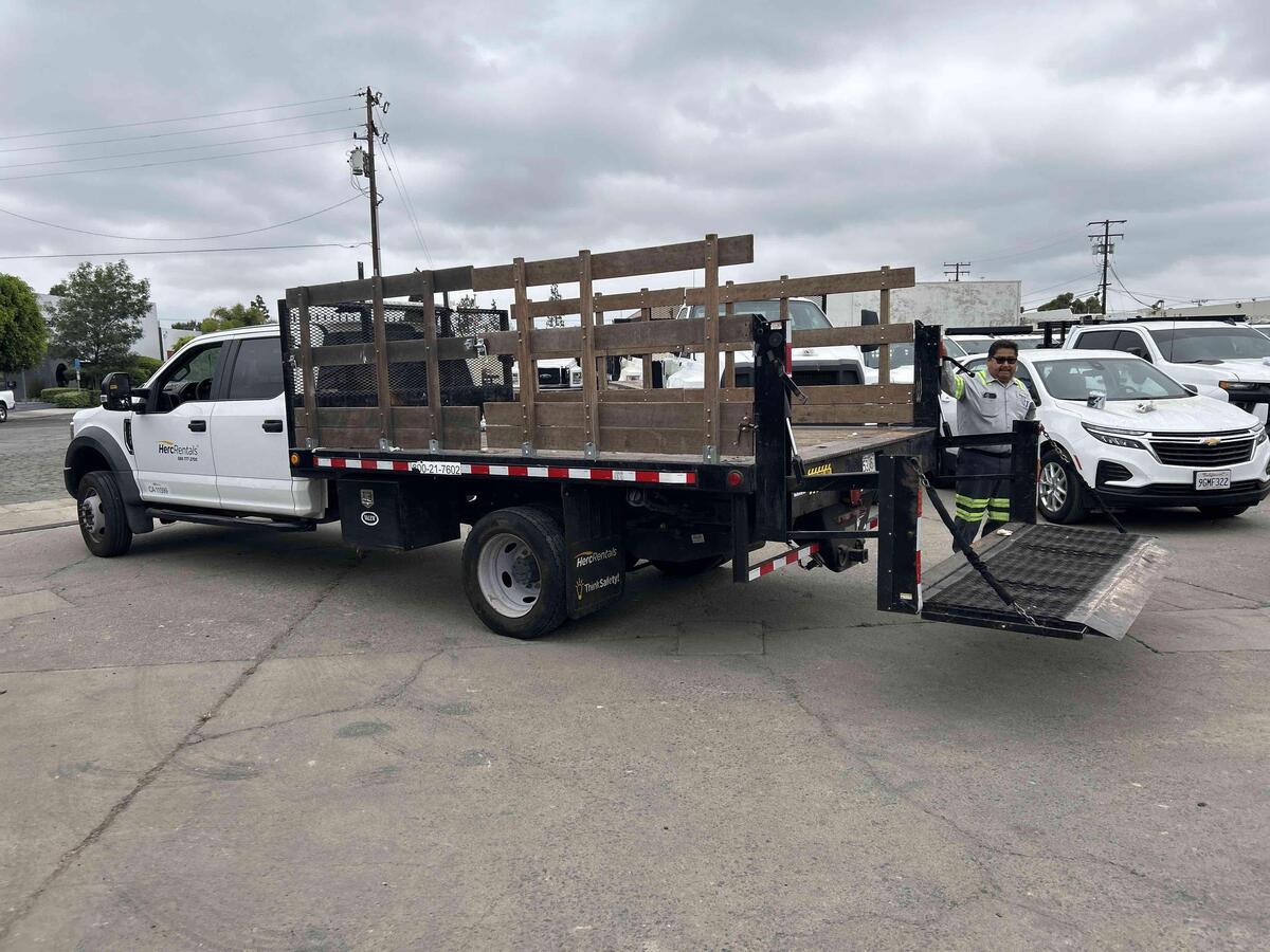 2018 Ford F550-3