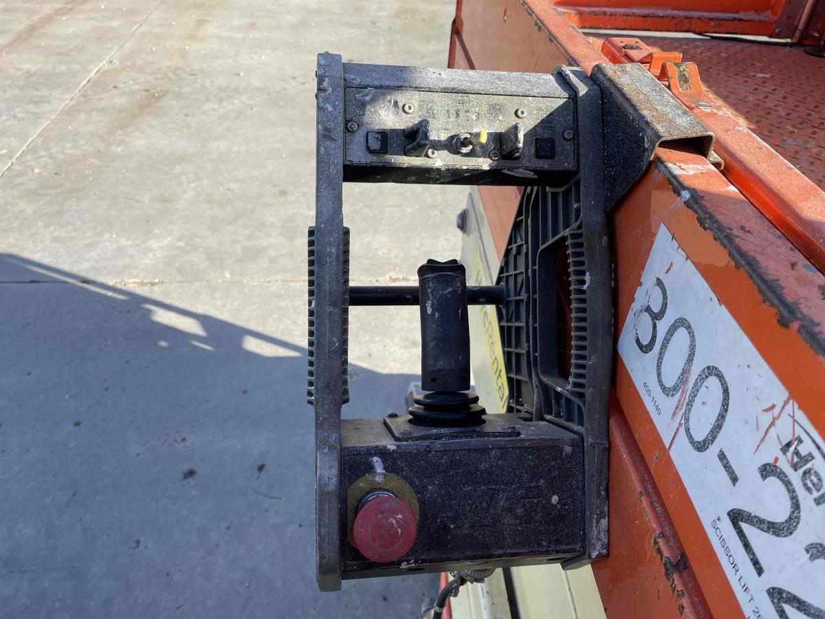 2018 JLG 2632ES