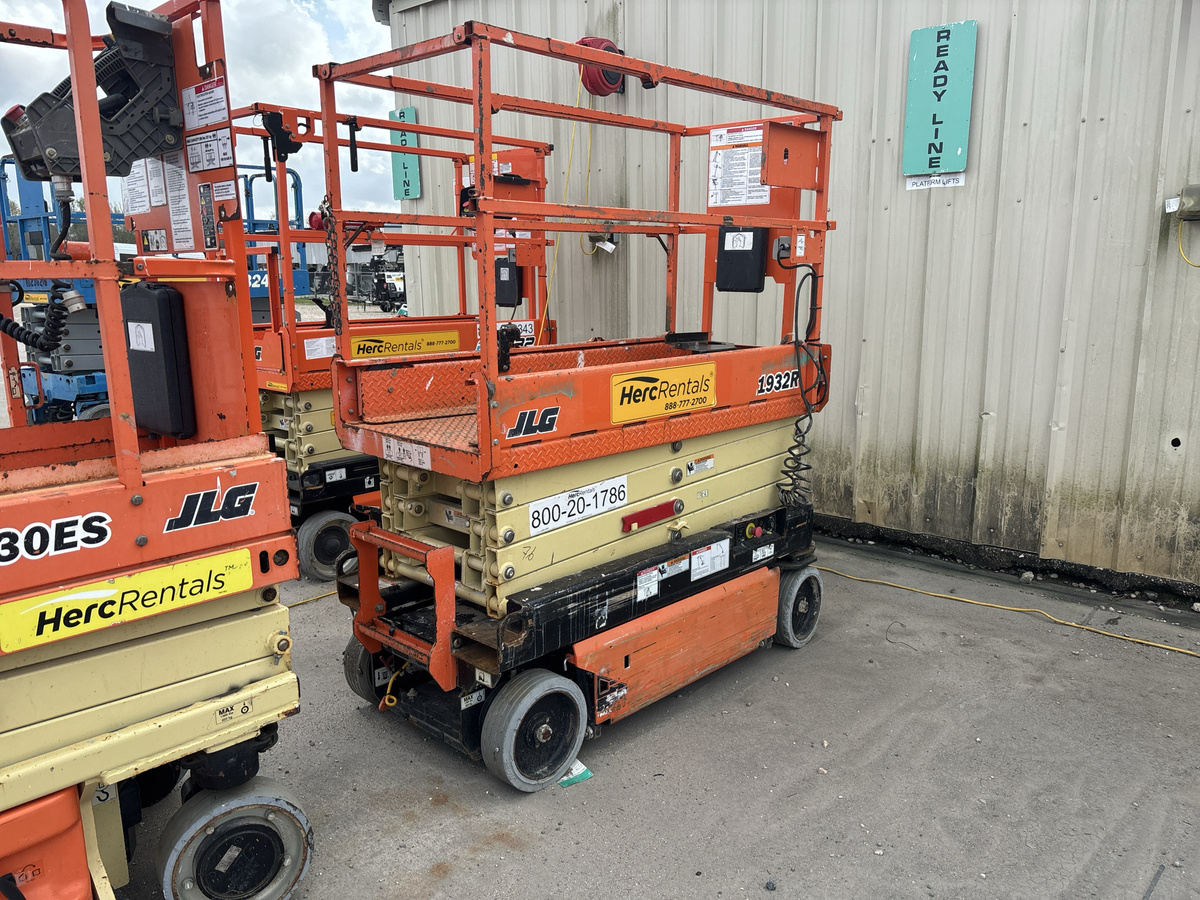 2018 JLG 1932R