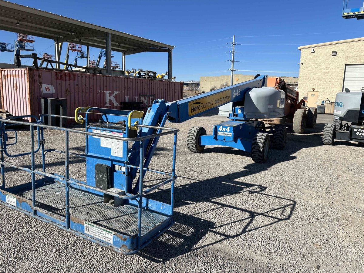 2018 Genie S-45