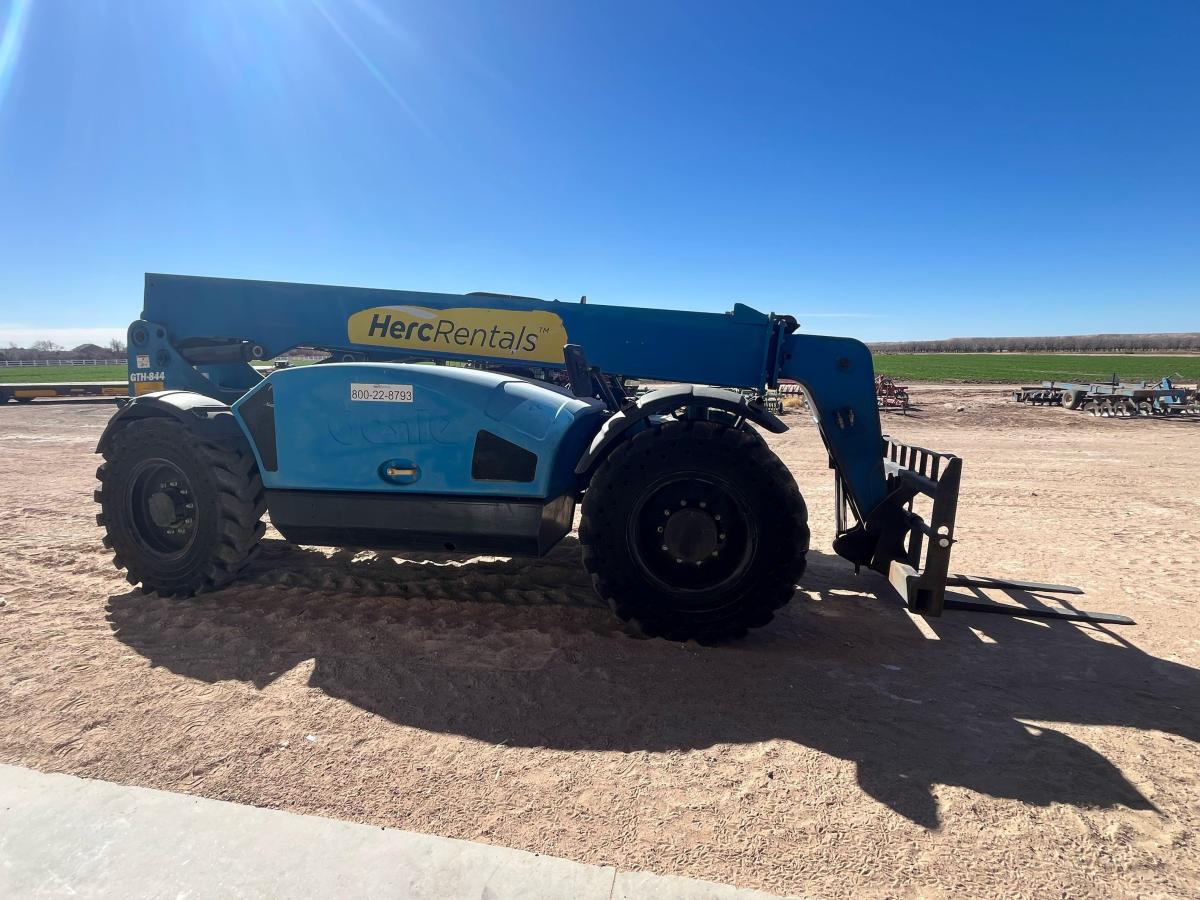 2018 Genie GTH 844
