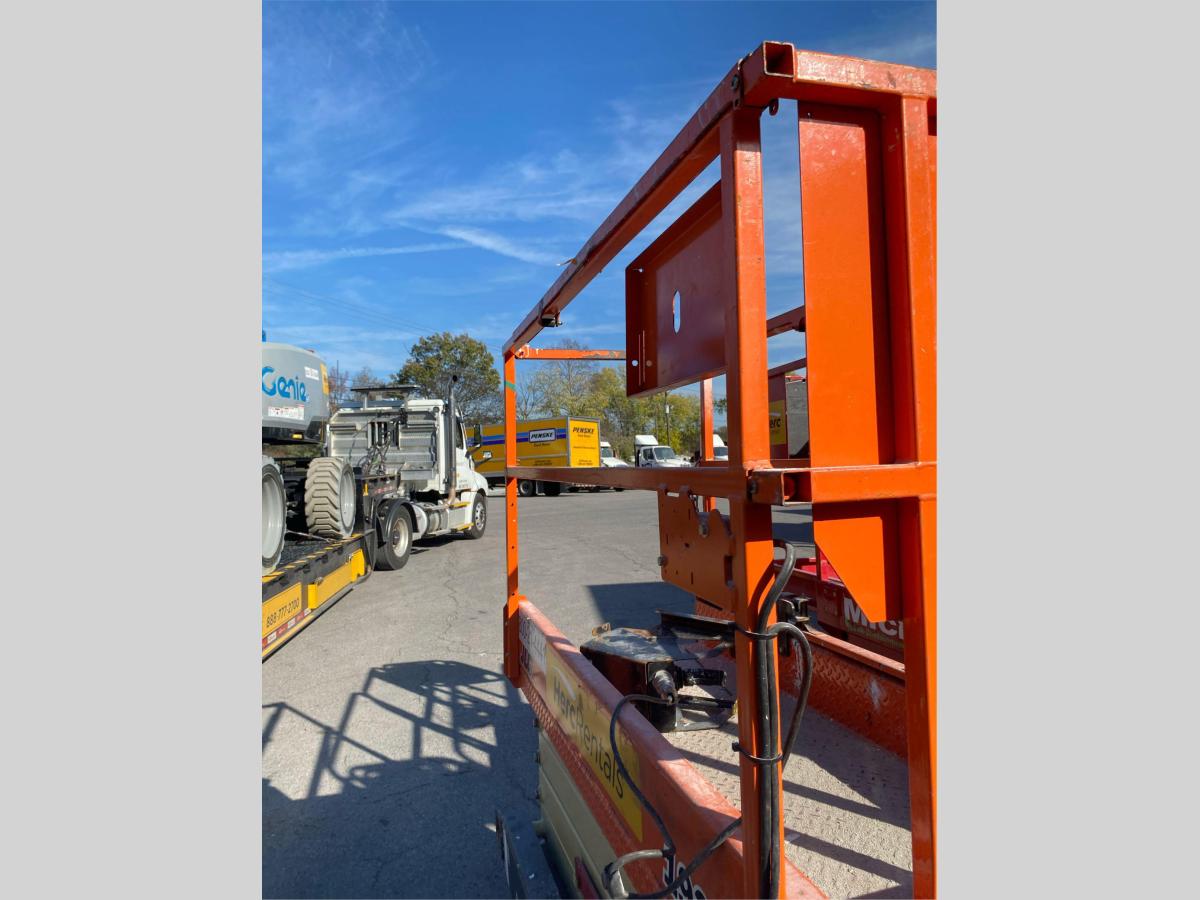 2018 JLG 1932R