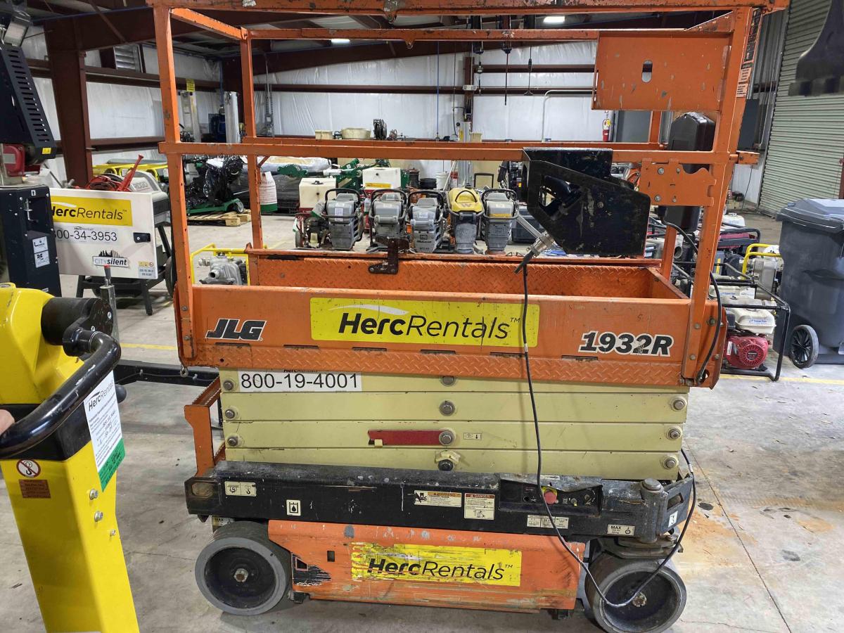 2018 JLG 1932R