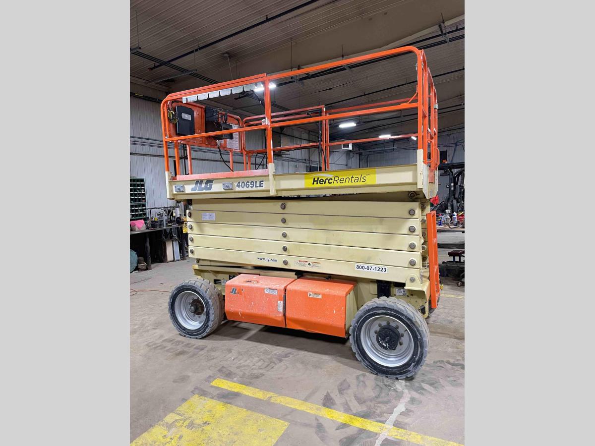 2015 JLG 4069LE