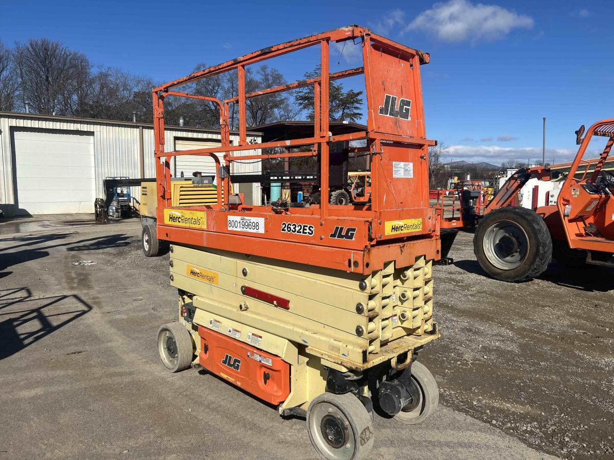 2018 JLG 2632ES