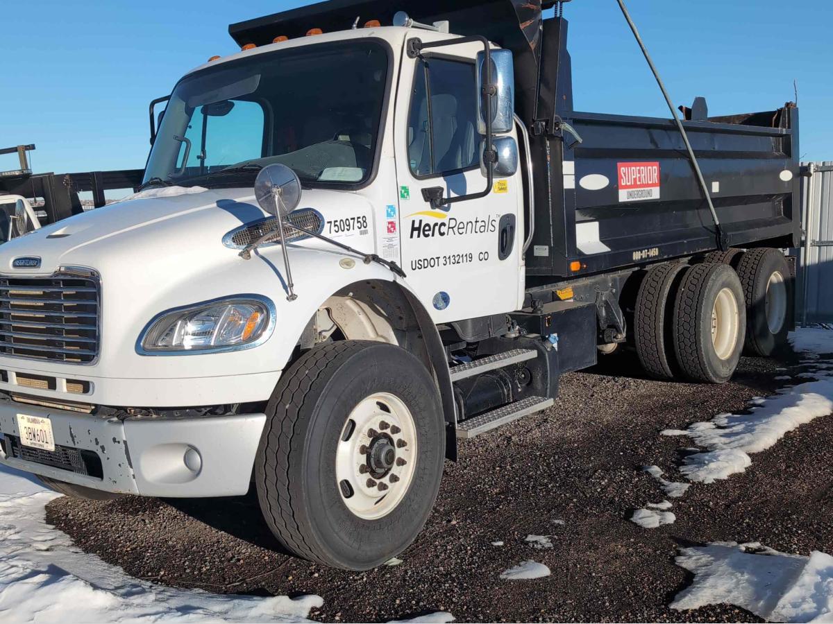 2016 Freightliner M2106