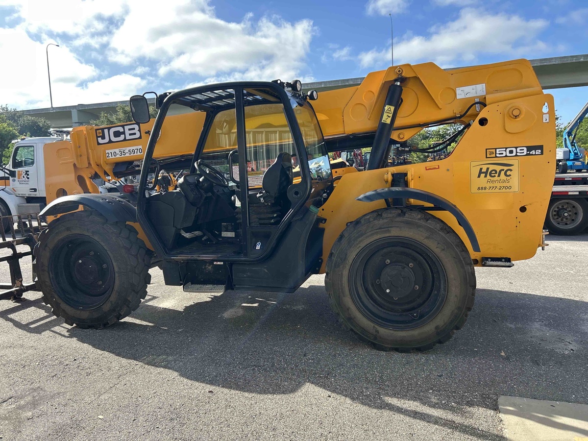2022 JCB 509-42-2