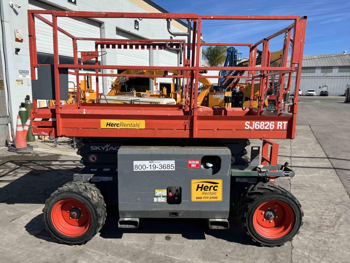 2018 Skyjack SJ-6826RT-6
