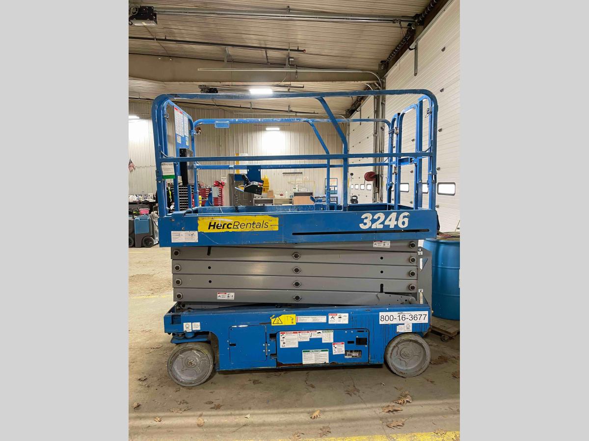 2017 Genie GS-3246