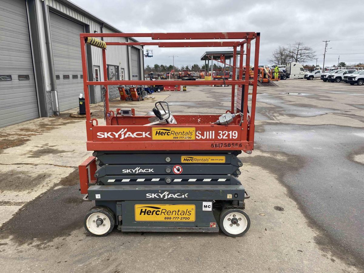 2017 Skyjack SJ3219