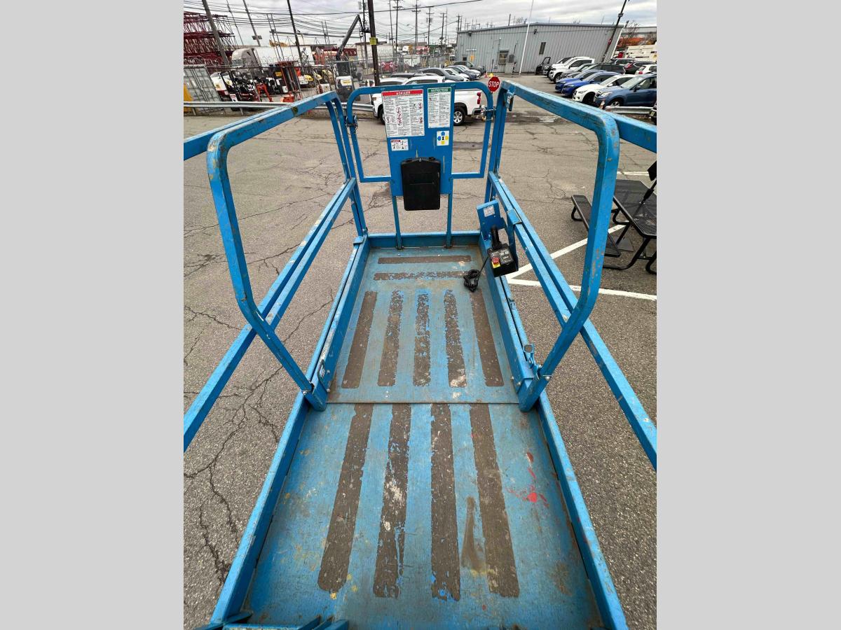 2017 Genie GS-3246