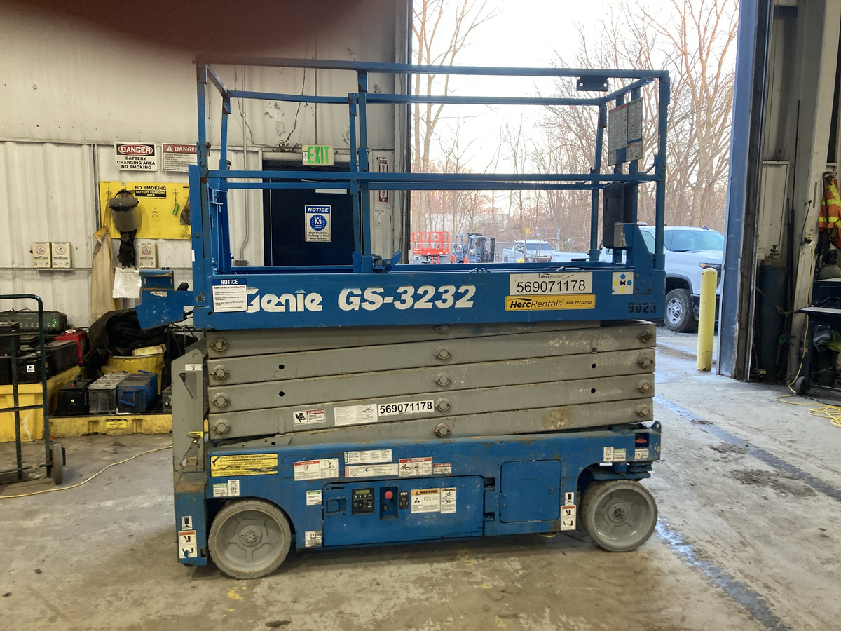 2015 Genie GS-3232