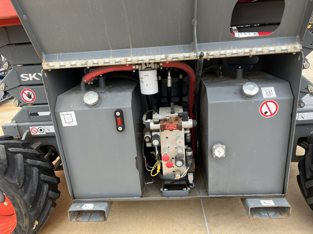 2018 Skyjack SJ-6832RT-13