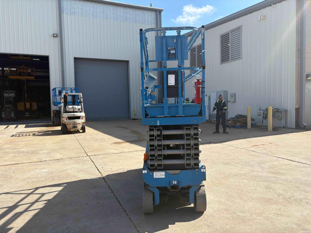 2017 Genie GS-3232-6