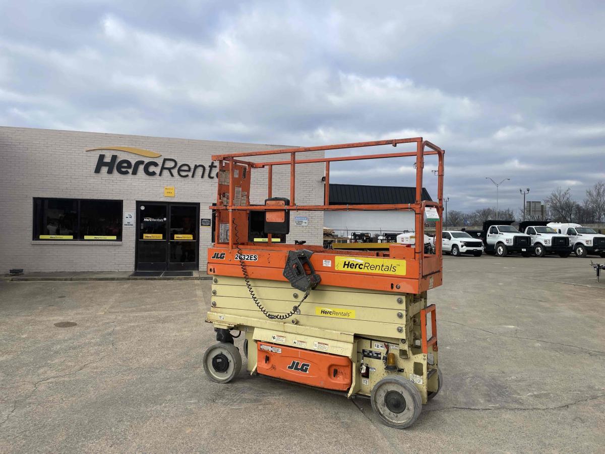 2018 JLG 2632ES