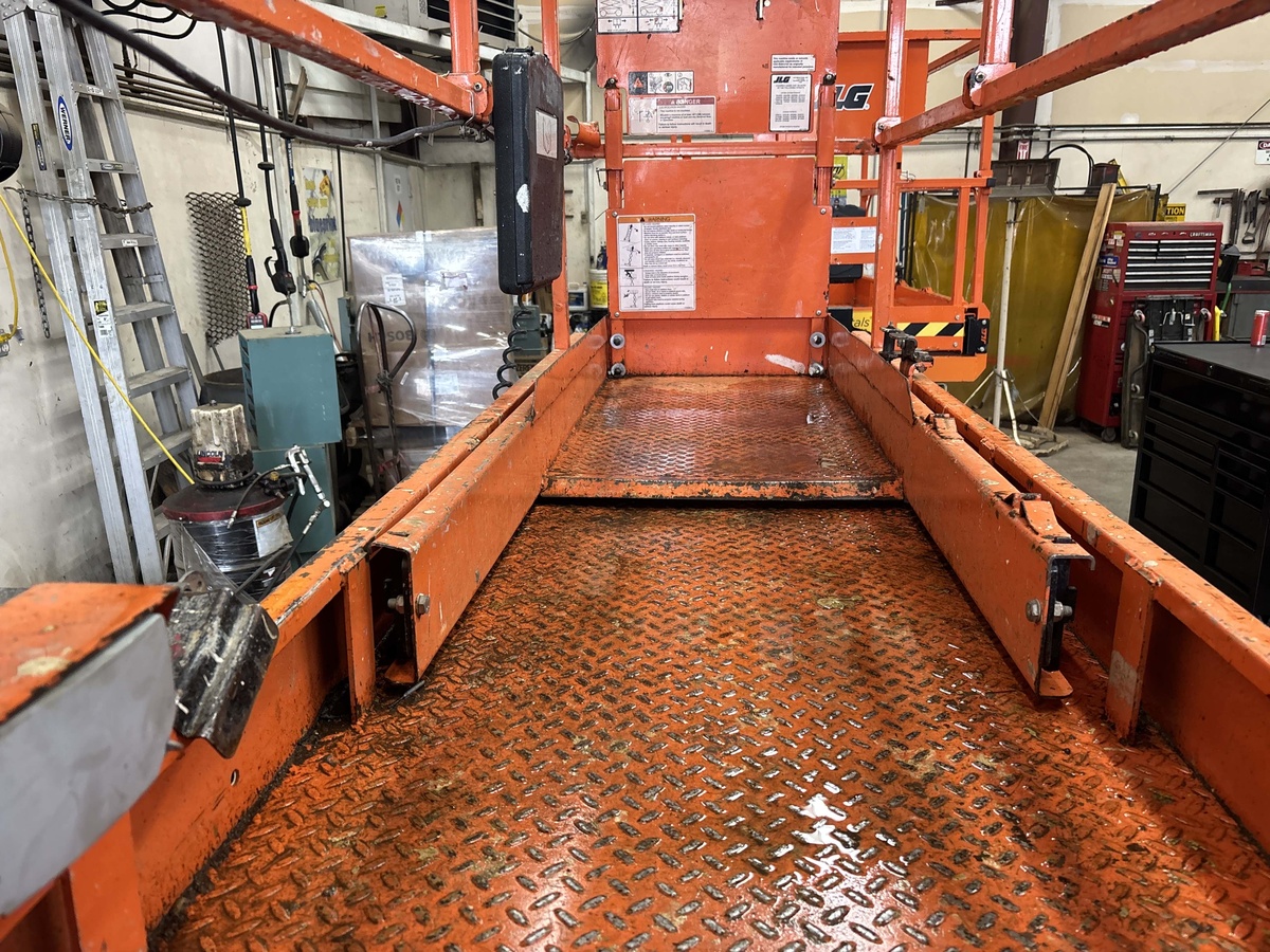 2018 JLG 2632ES-7