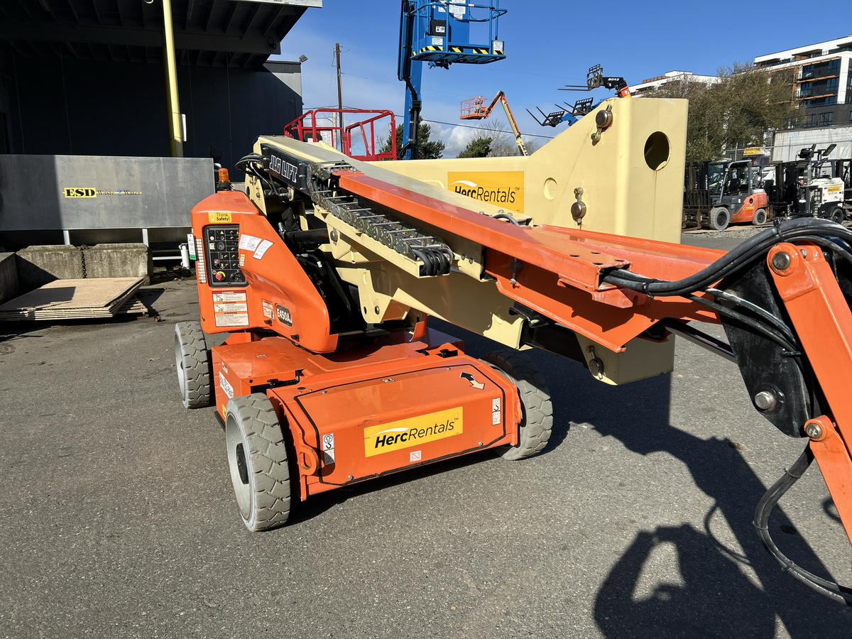 2018 JLG E450AJ-5