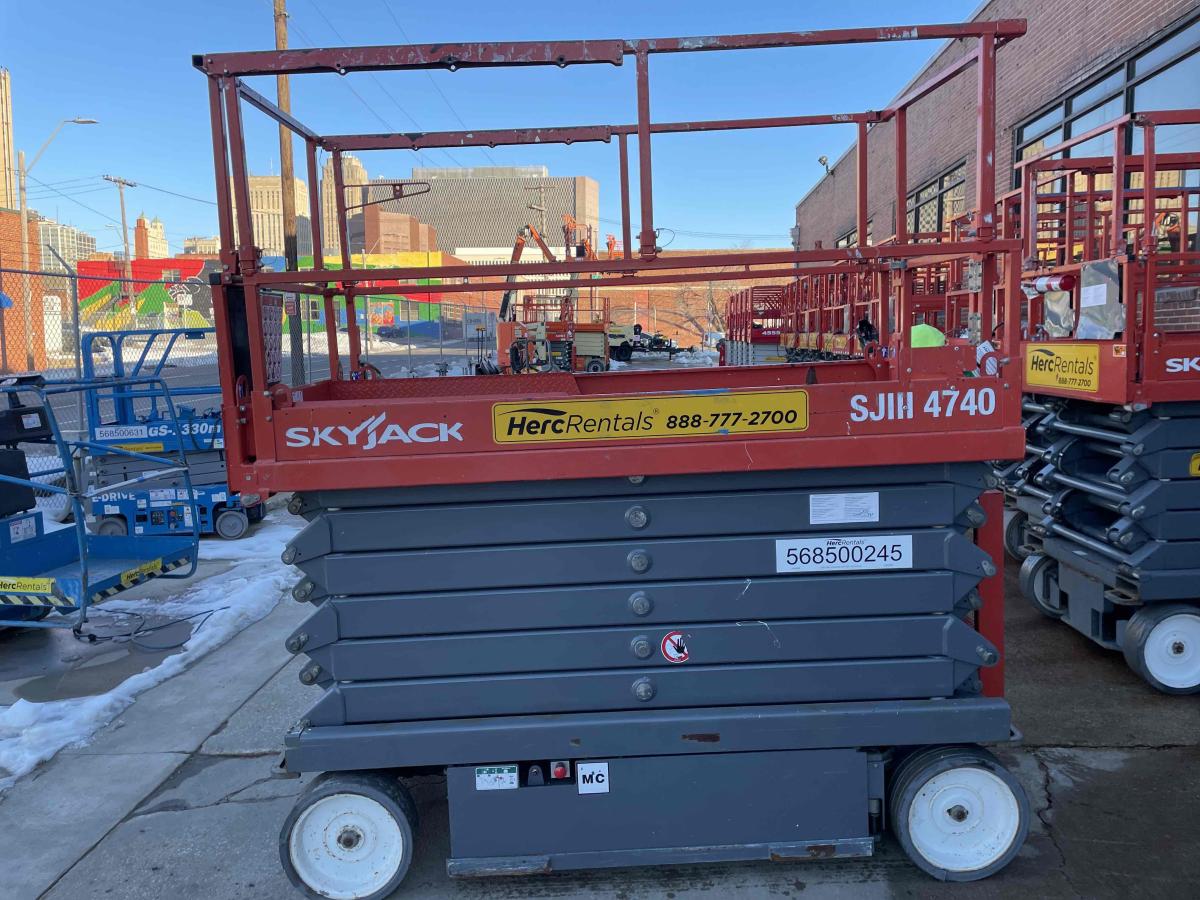 2018 Skyjack SJ4740