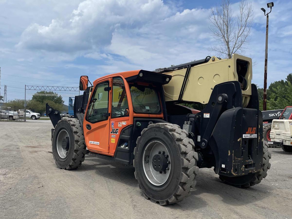 2019 JLG 1255