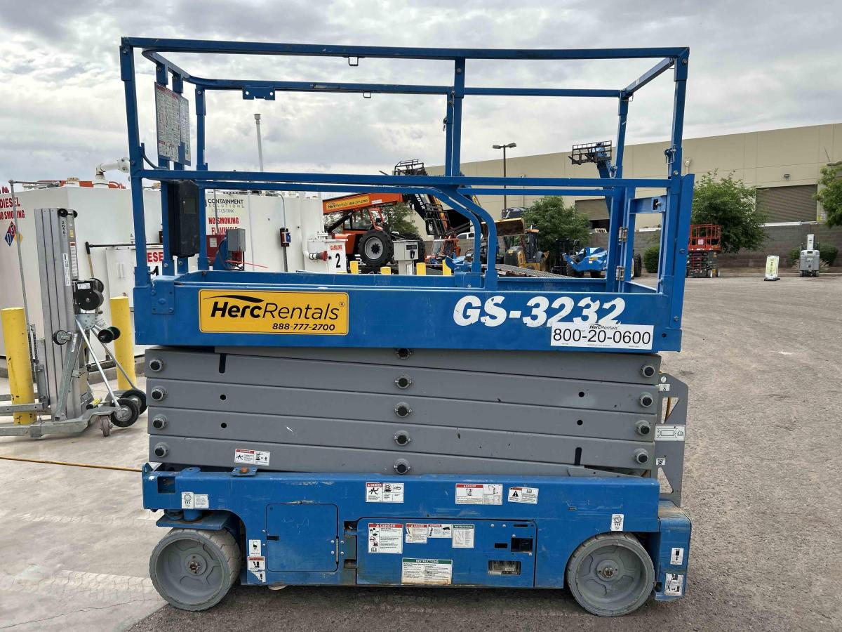 2018 Genie GS-3232