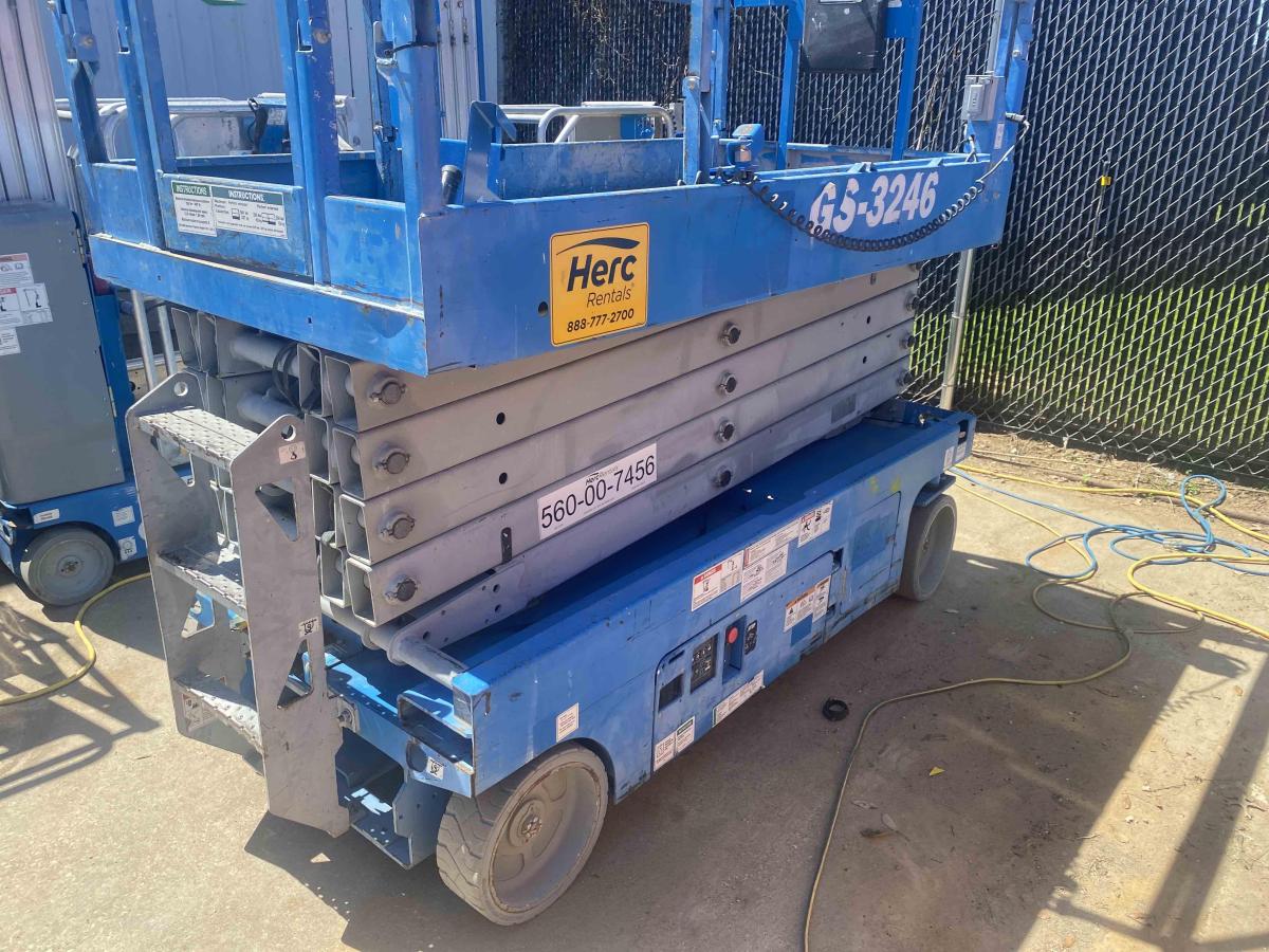 2015 Genie GS-3246