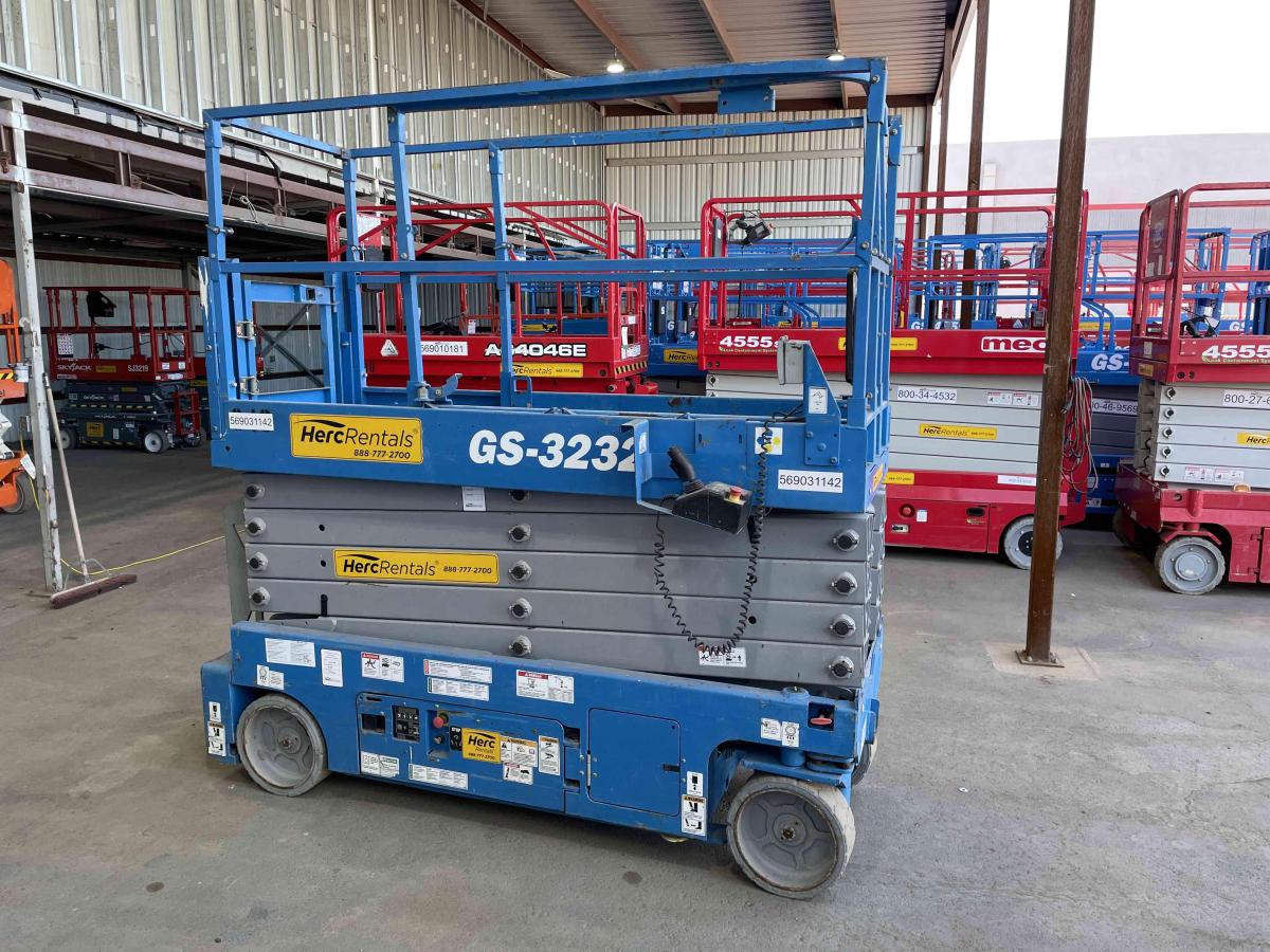 2017 Genie GS-3232