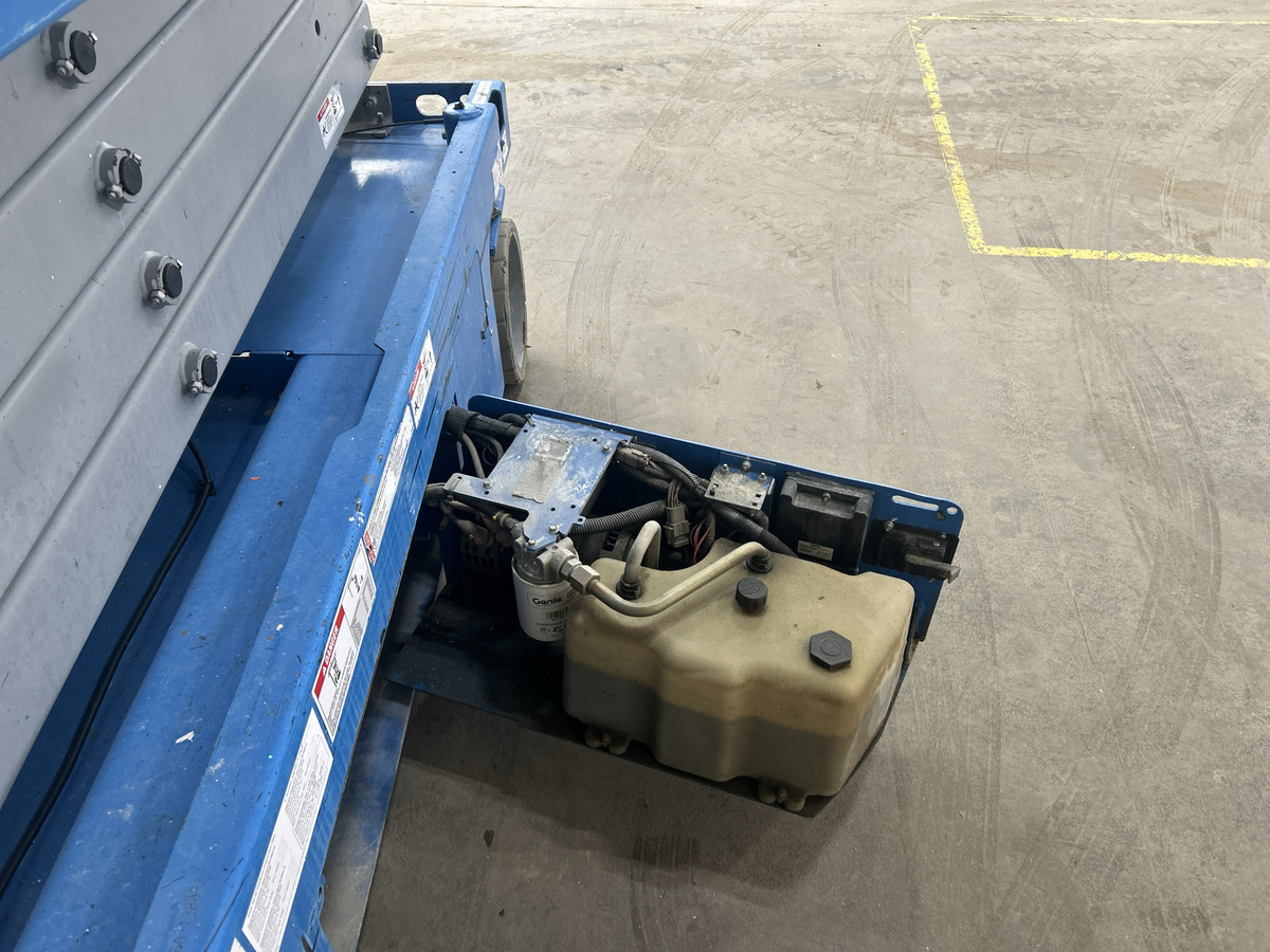 2016 Genie GS-3246-6