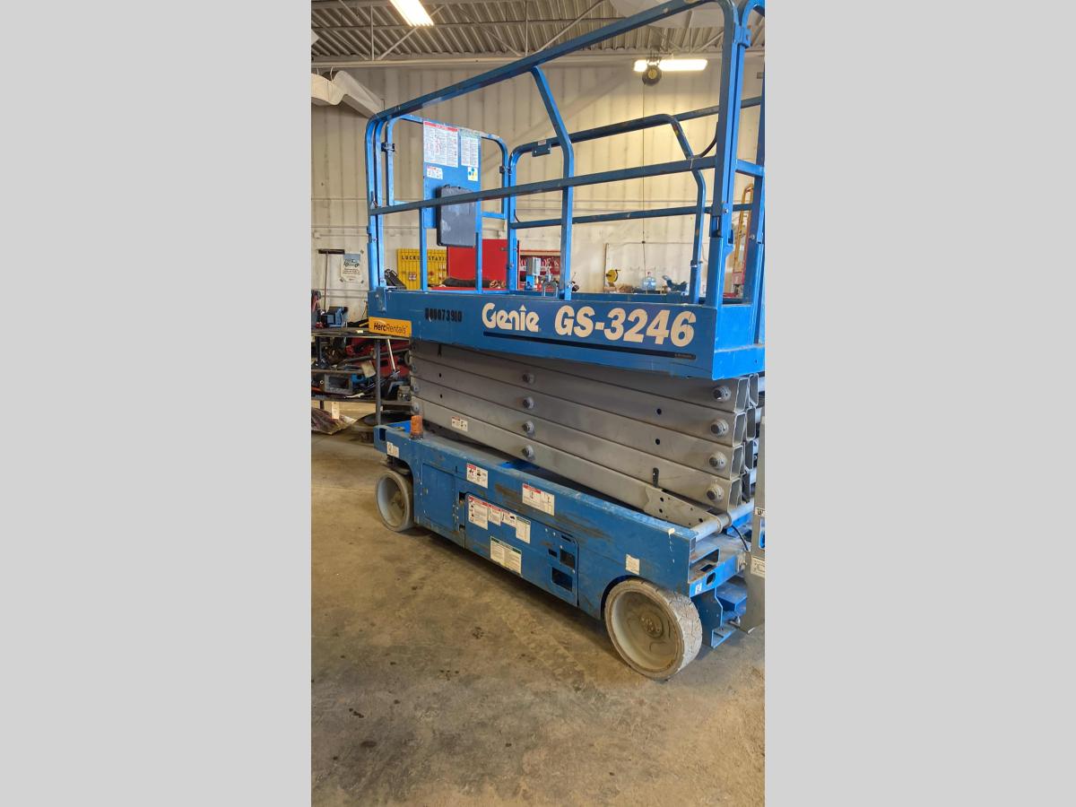 2015 Genie GS-3246