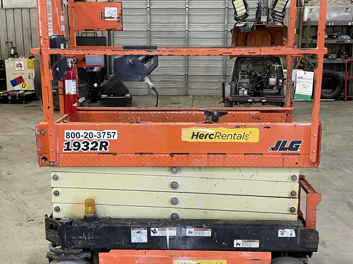 2018 JLG 1932R