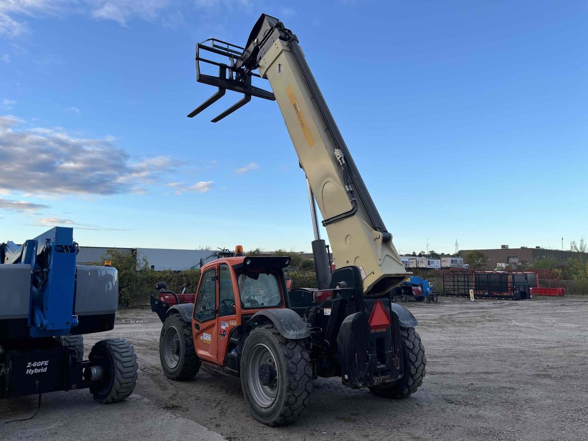 2017 Genie GTH-1056