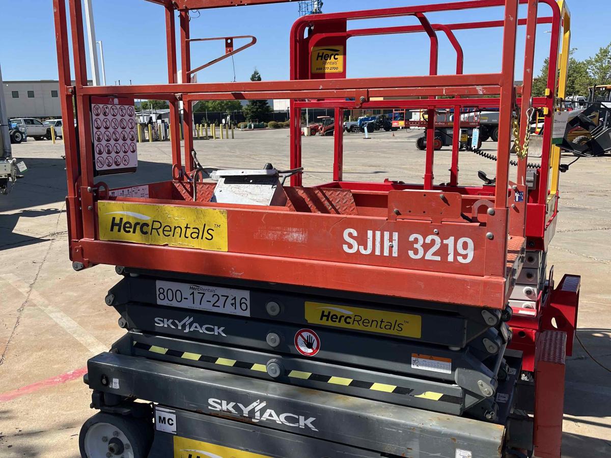 2017 Skyjack SJ3219