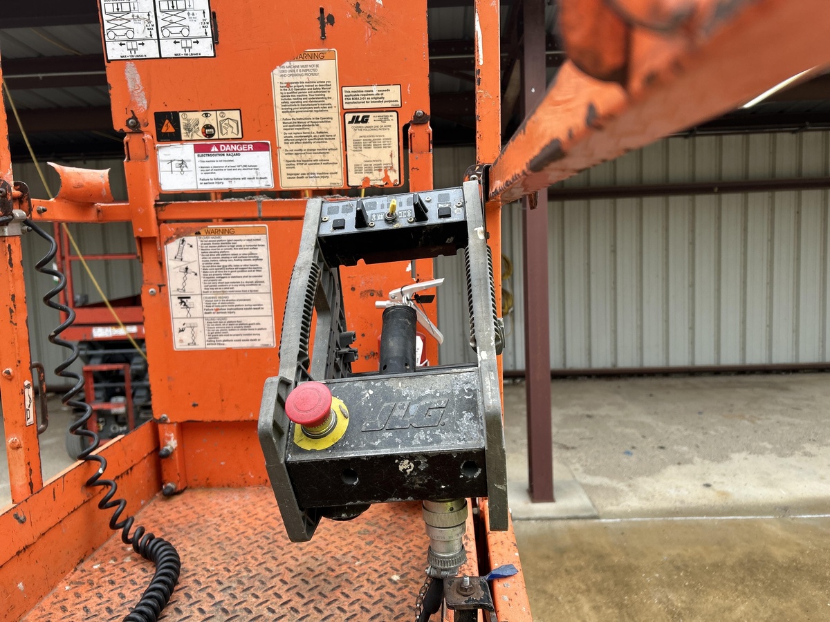 2018 JLG 2632ES-8