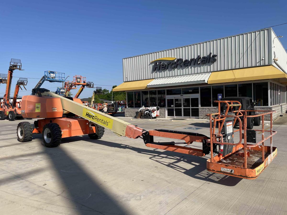 2017 JLG 660SJ