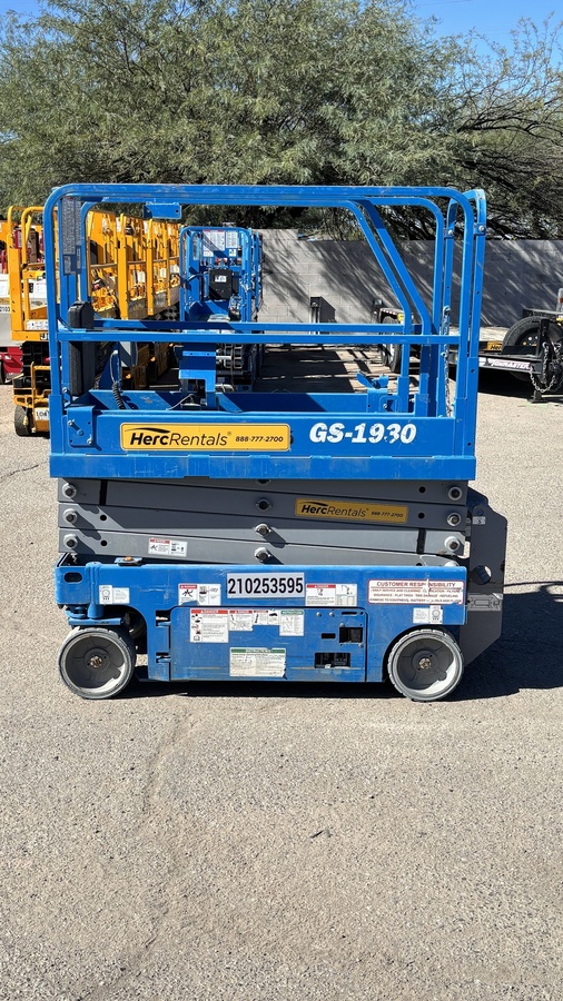 2018 Genie GS-1930
